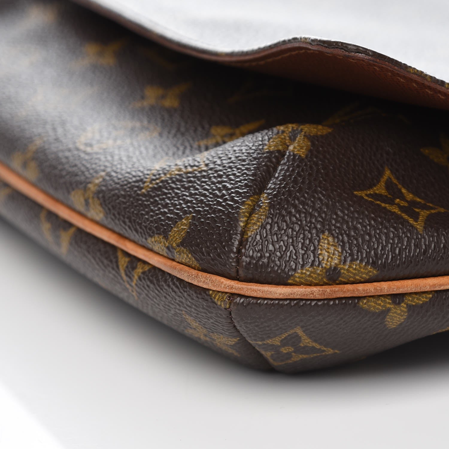 Louis Vuitton Monogram Musette Tango 10 of 10