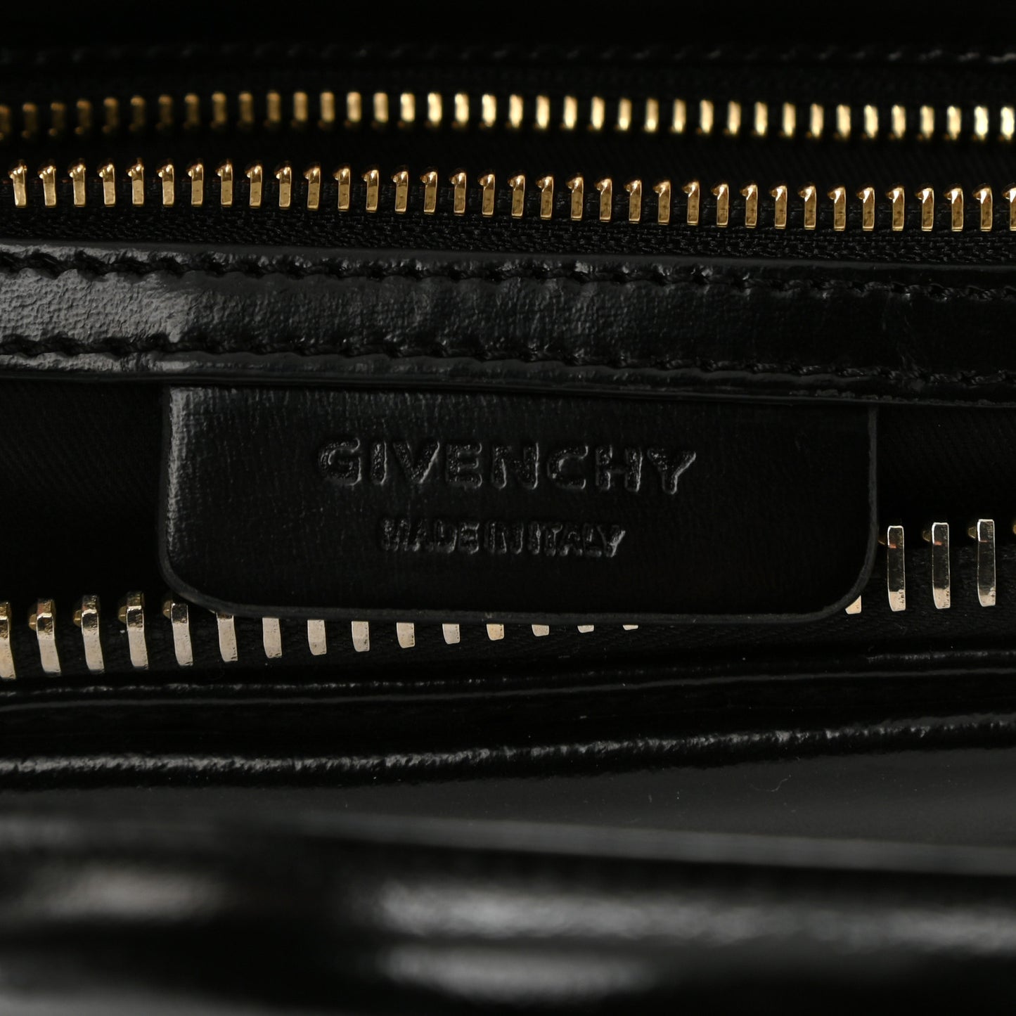 Shiny Lord Calfskin Medium Antigona Black