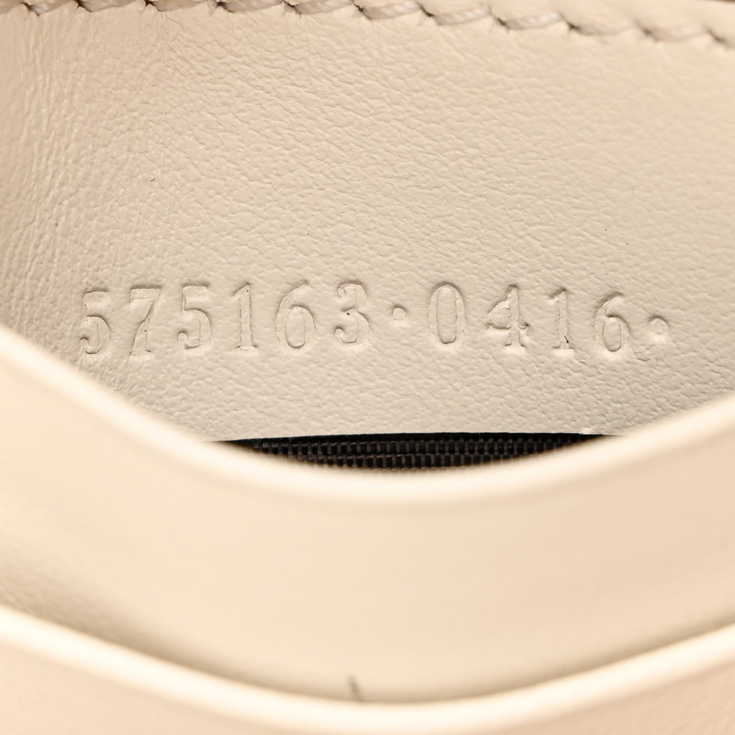 Calfskin Matelasse Mini GG Marmont 2.0 Bucket Bag White