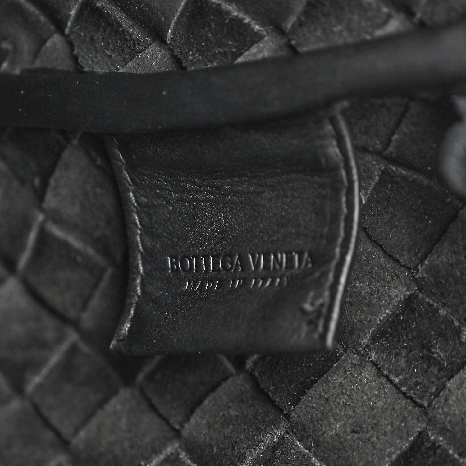 Bottega Veneta Calfskin Intrecciato Zipped Tote Black 8 of 12