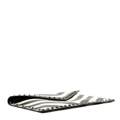 Valentino Garavani Vitello Chevron Rockstud Rolling Envelope Clutch Light Ivory Black 4 of 7