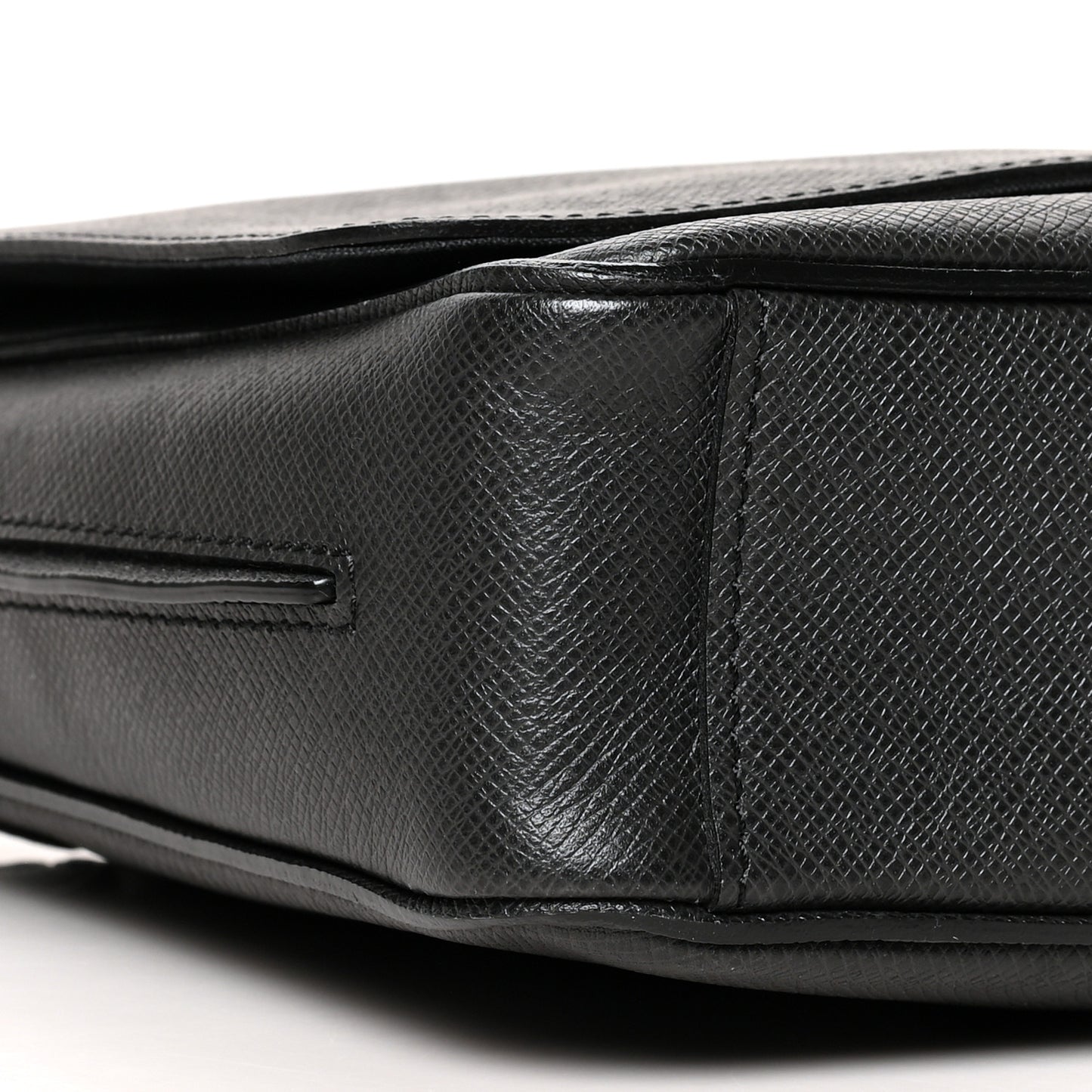 Taiga Roman PM Messenger Black