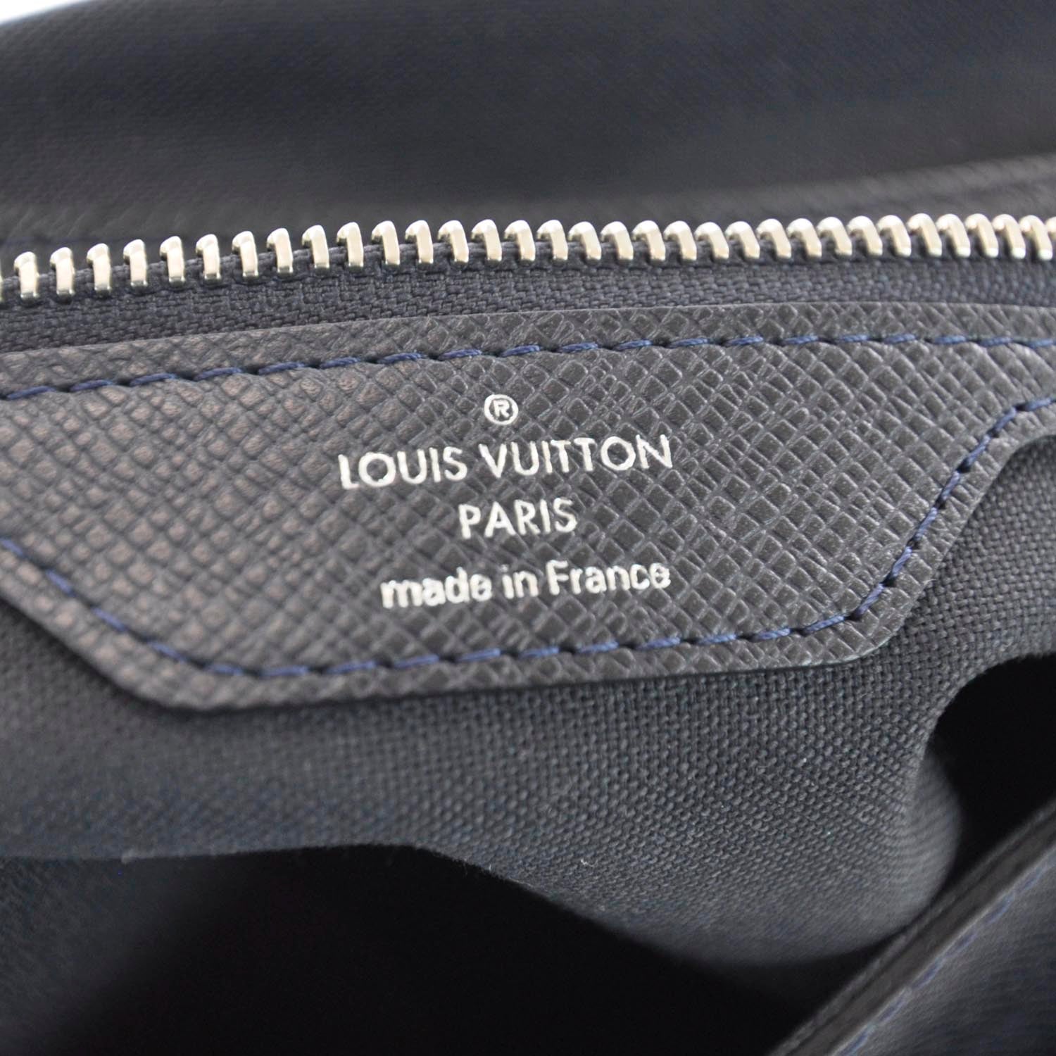 Louis Vuitton Taiga Roman MM Messenger Bag Boreal 9 of 11