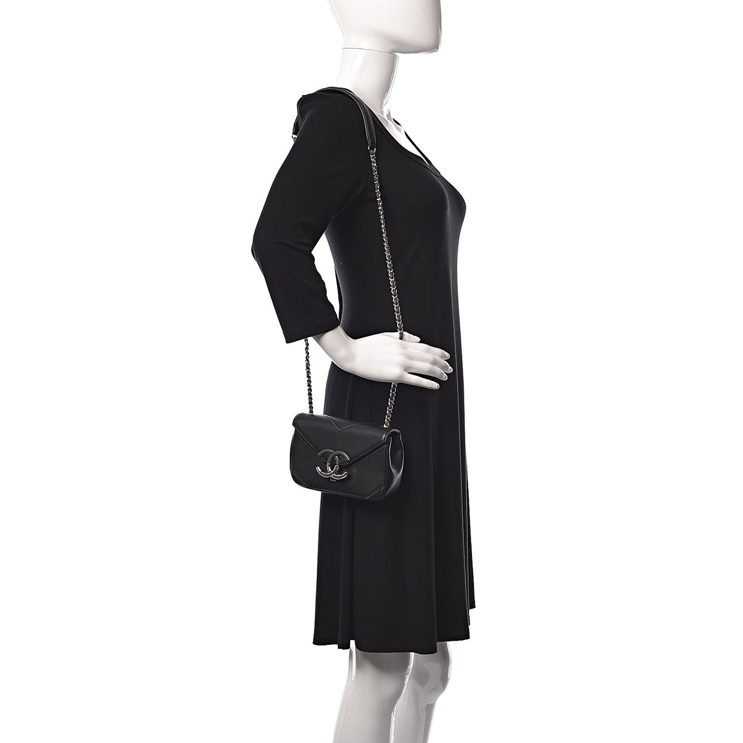 Caviar Macro Chevron Small Single Flap Black