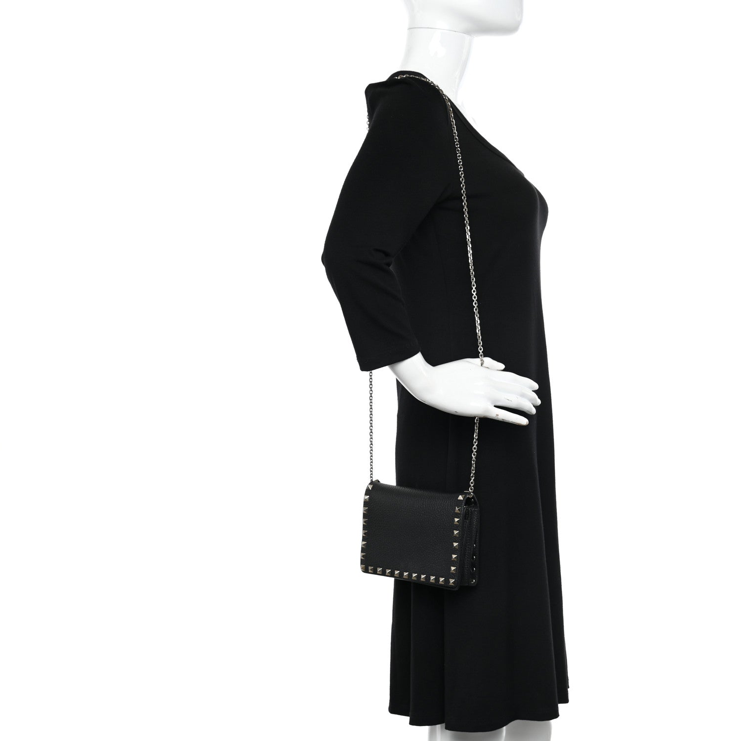 Valentino Garavani Pebbled Calfskin Rockstud Wallet On Chain Black 2 of 13