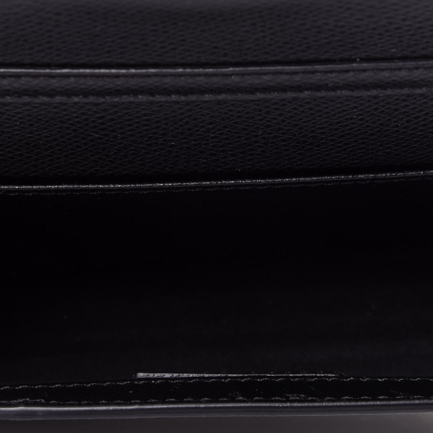 Vitello Cruise F is Fendi Wallet on Chain Black