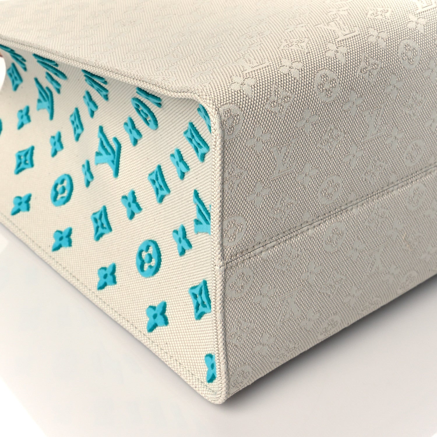 Louis Vuitton Jacquard Monogram Miami Onthego GM 8 of 9