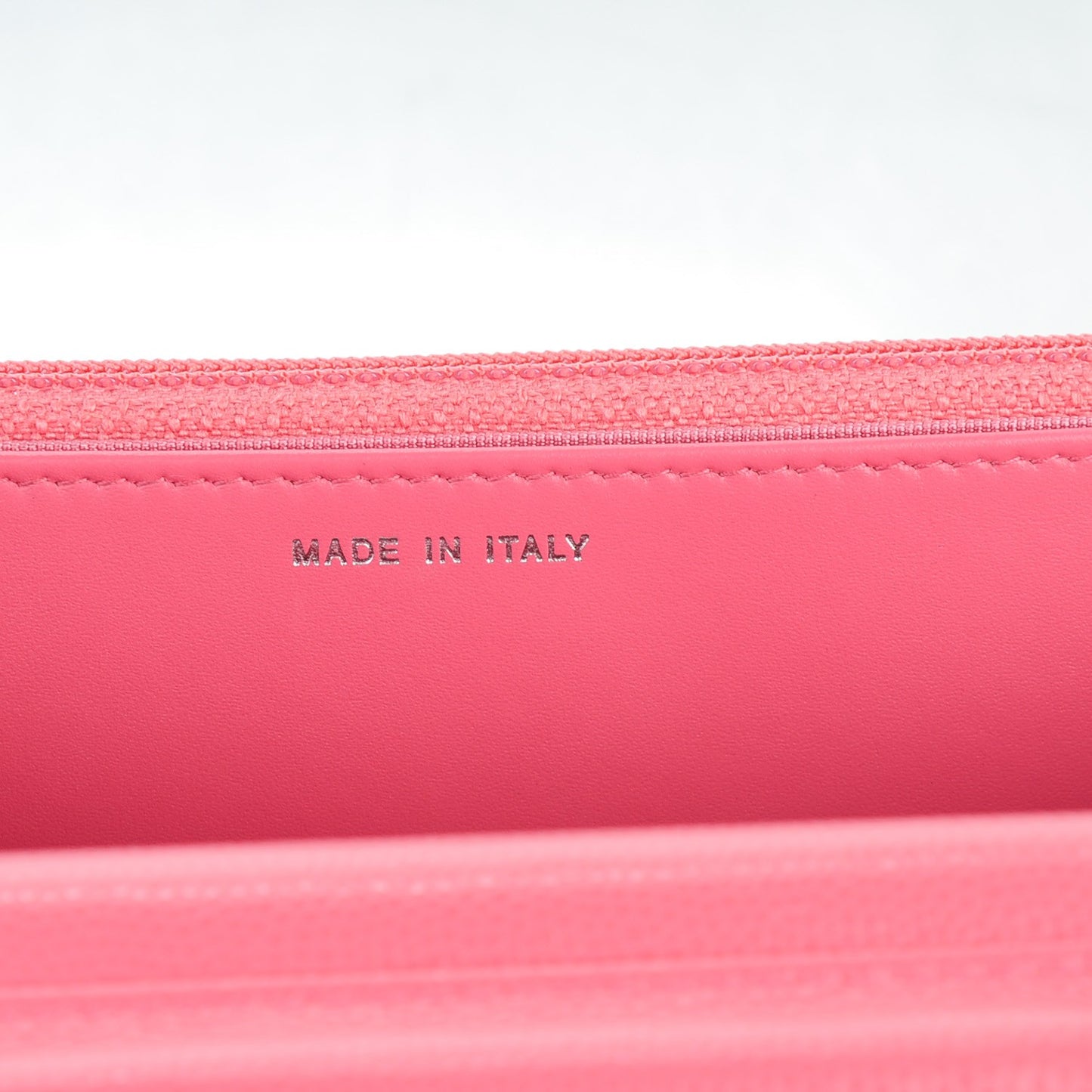 Caviar Chevron Wallet On Chain WOC Pink