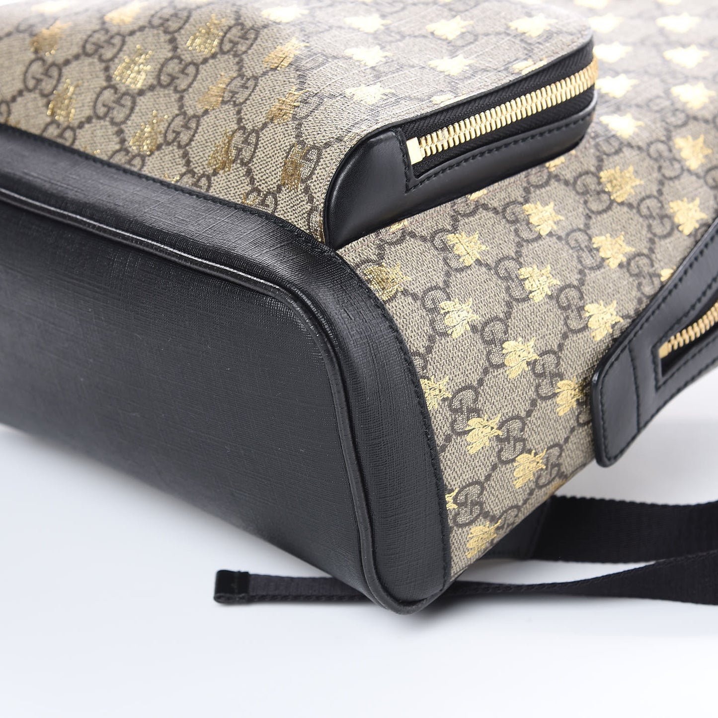 GG Supreme Monogram Bees Print Small Day Backpack Beige Oro Black