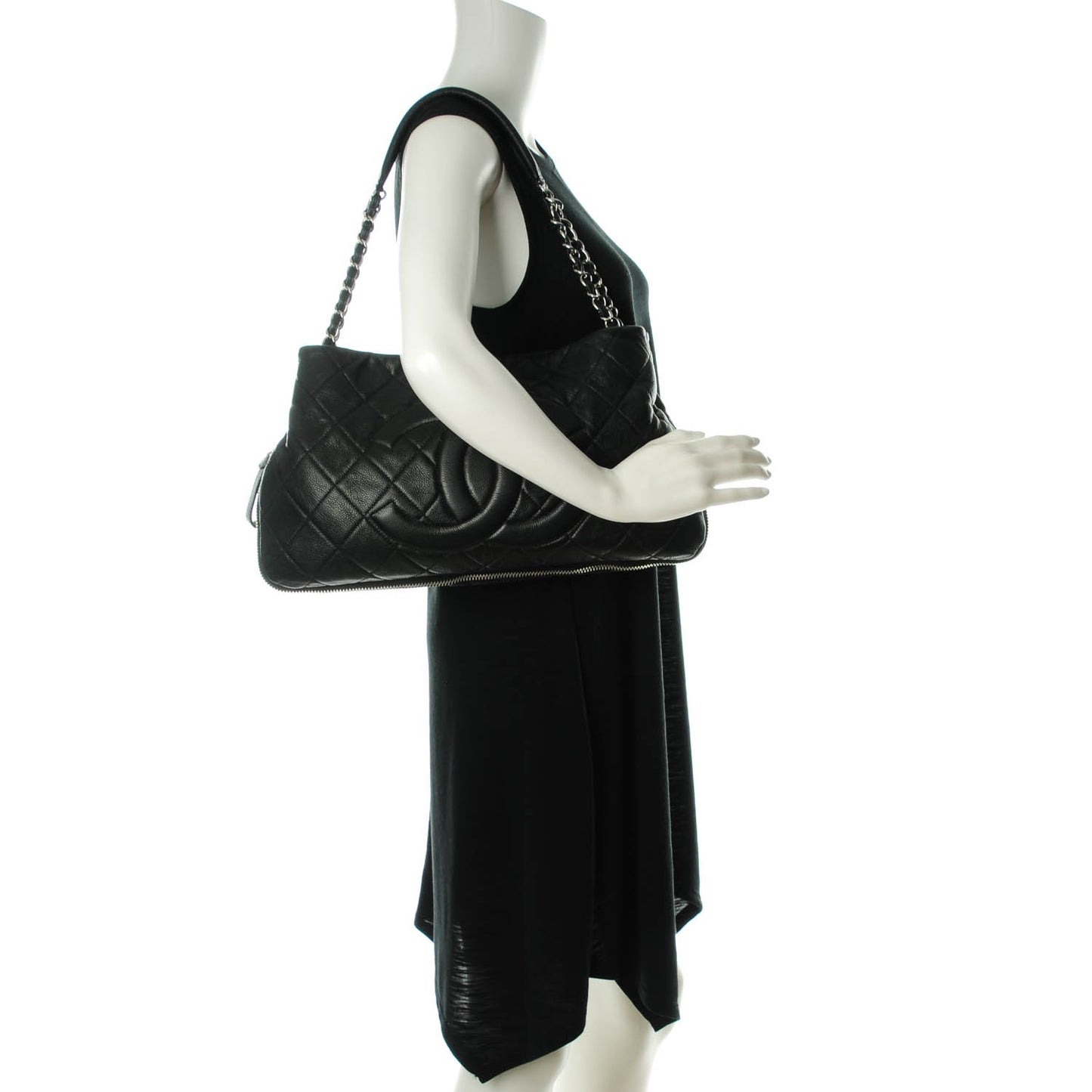Caviar Quilted Expandable Zip Shoulder Bag Black