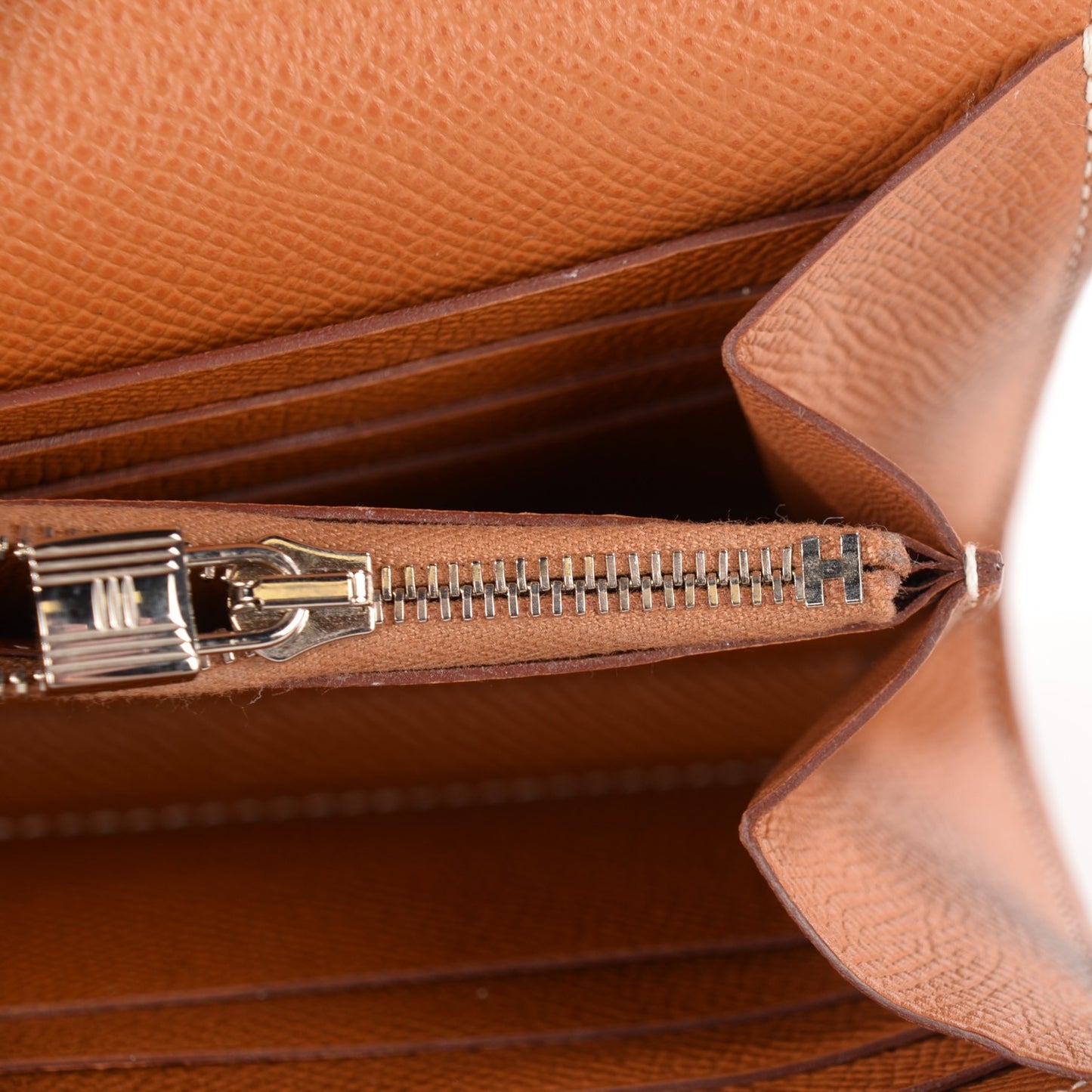 Epsom Kelly Longue Wallet Gold
