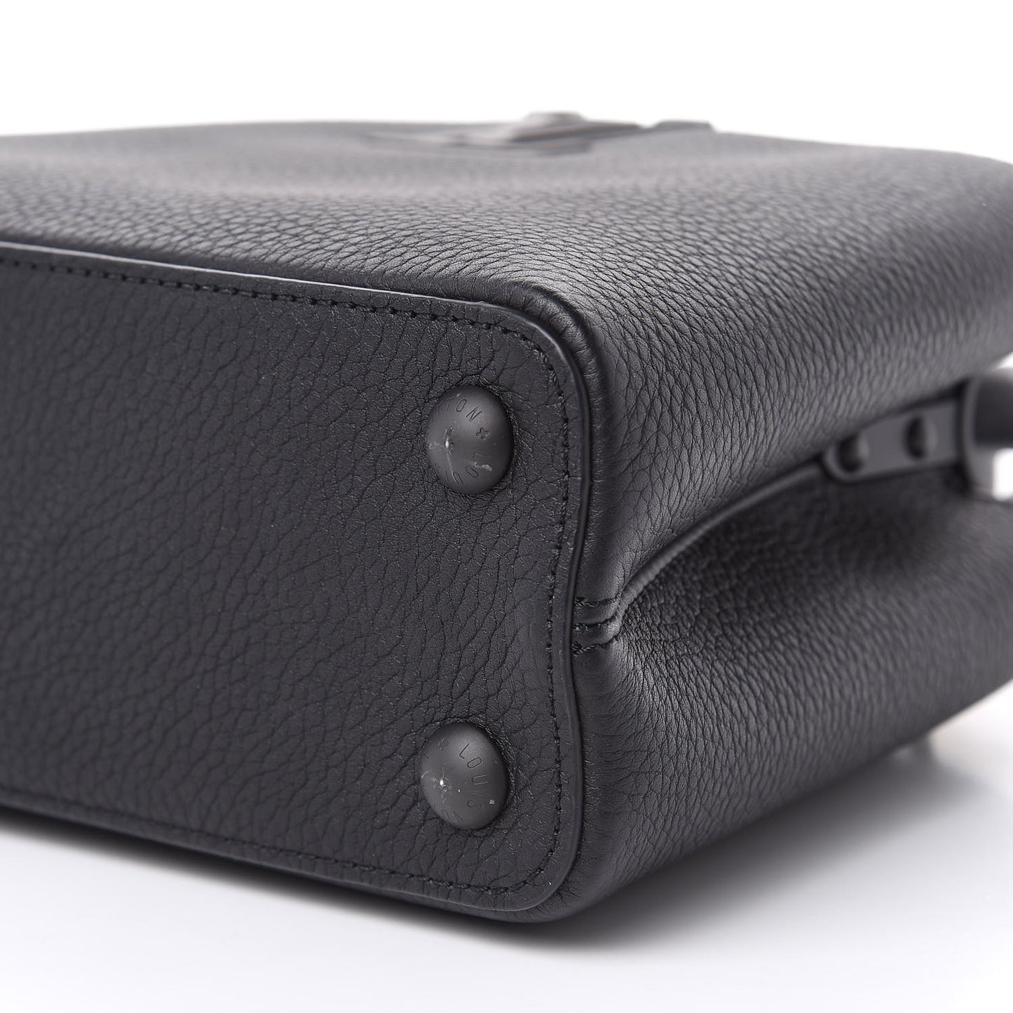 Taurillon Capucines BB Matte Black