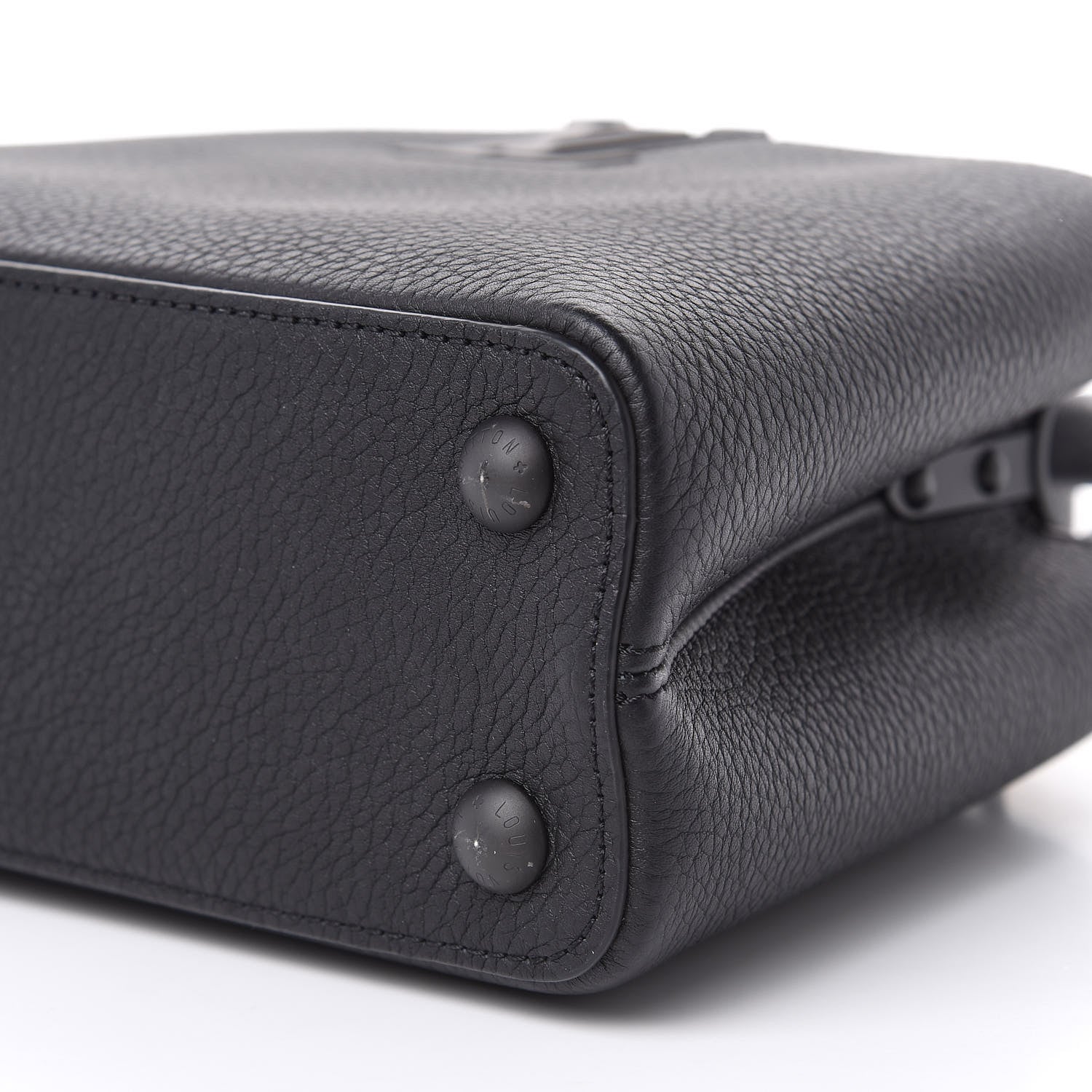 Louis Vuitton Taurillon Capucines BB Matte Black 8 of 8