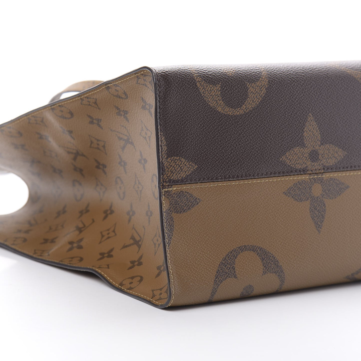 Reverse Monogram Giant Onthego GM