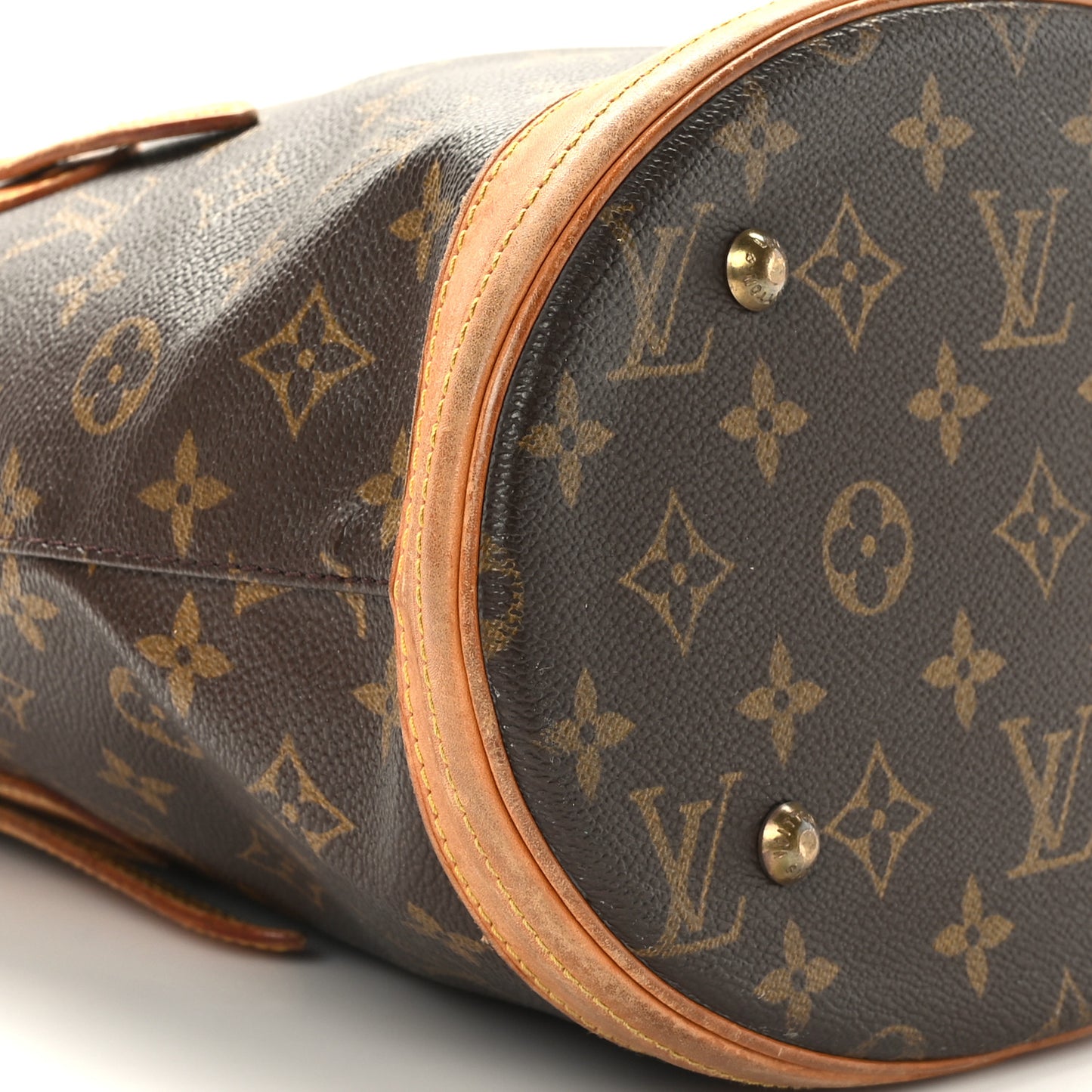 Monogram Petit Bucket 23