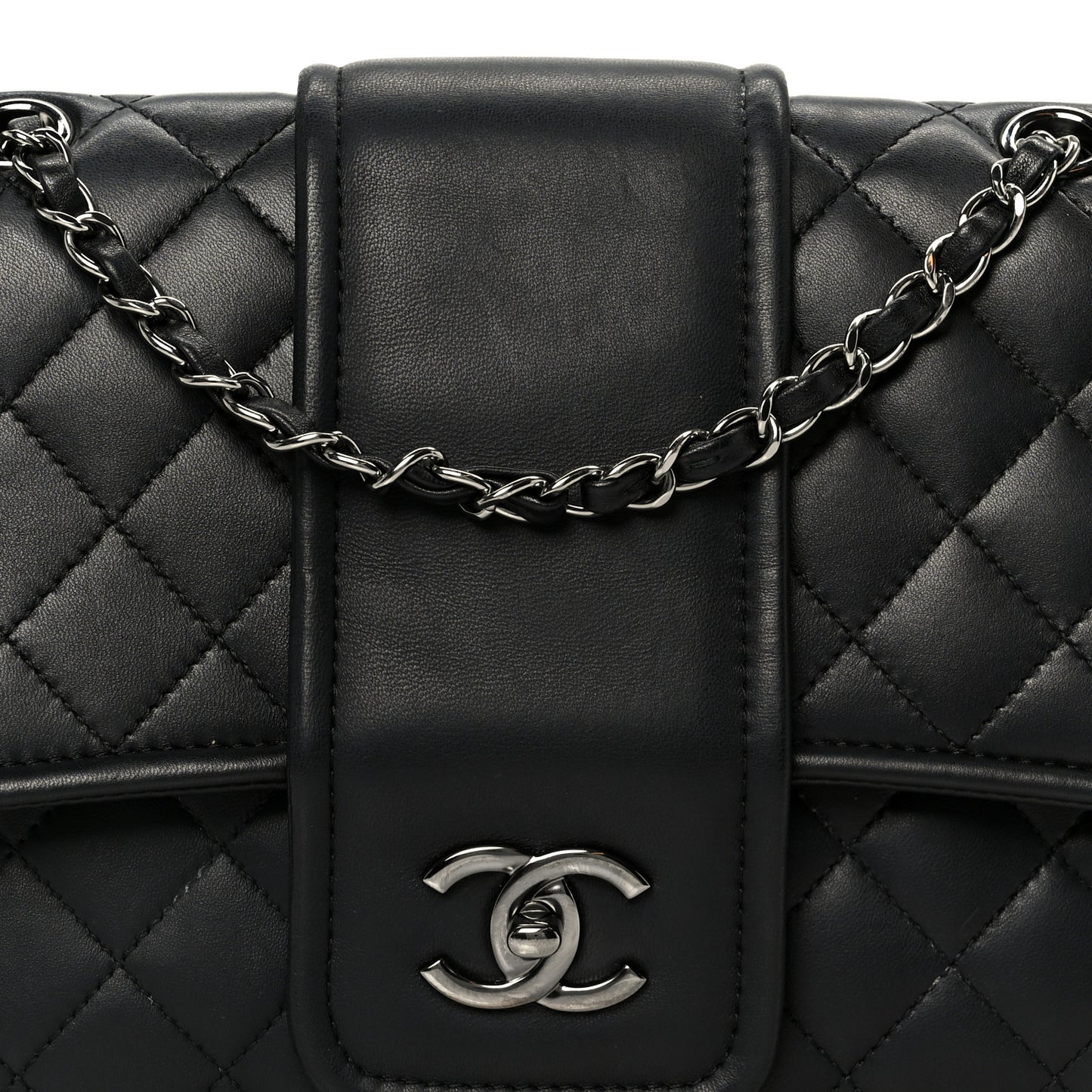 Lambskin Quilted Elementary Chic Flap Black