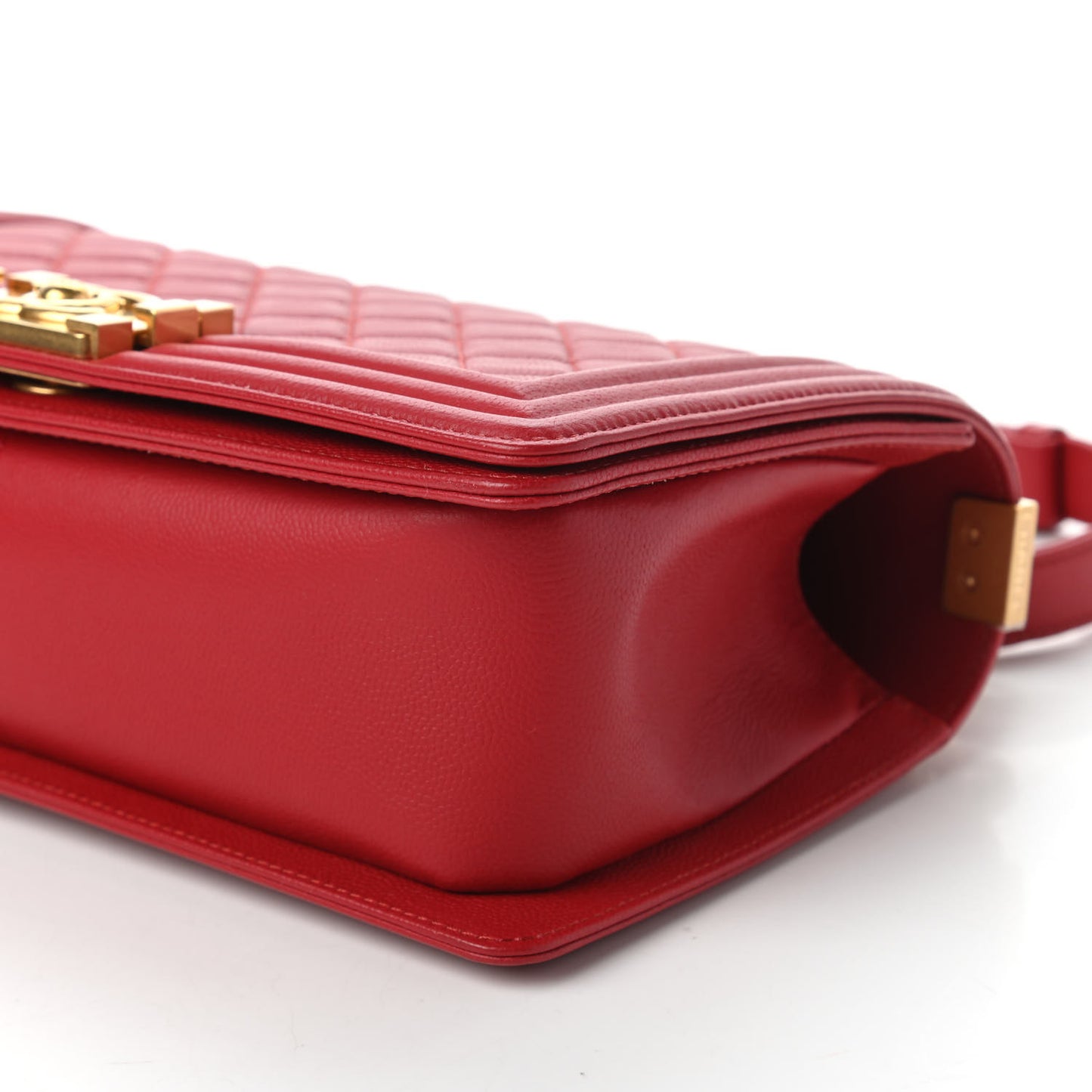 Caviar Quilted Medium Boy Flap Red
