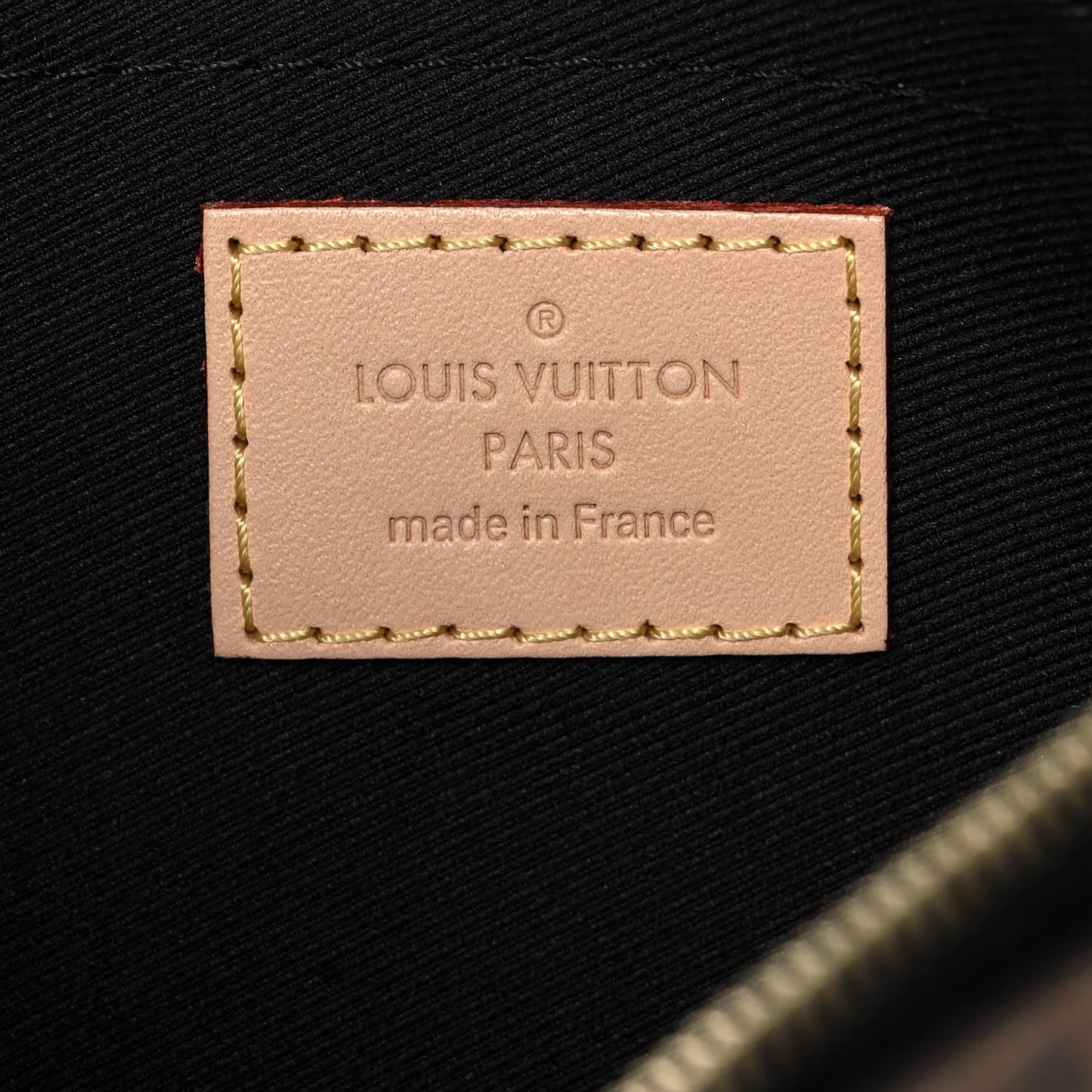 Reverse Monogram Carry It Pochette