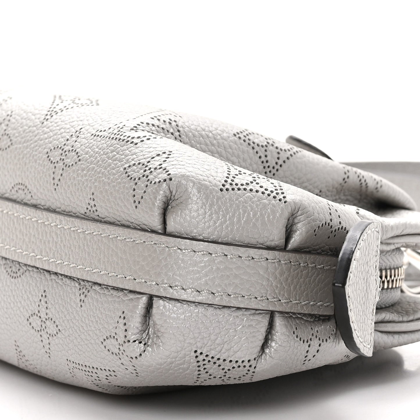 LOUIS VUITTON Mahina Scala Mini Pouch Gris Souris