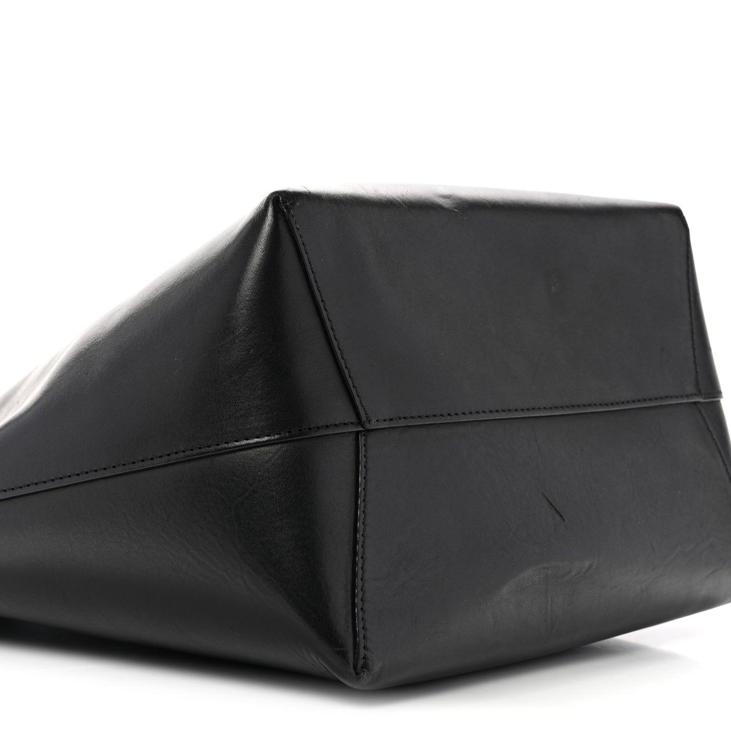 Vegetable Tanned Calfskin Bucket Bag Black Flamma