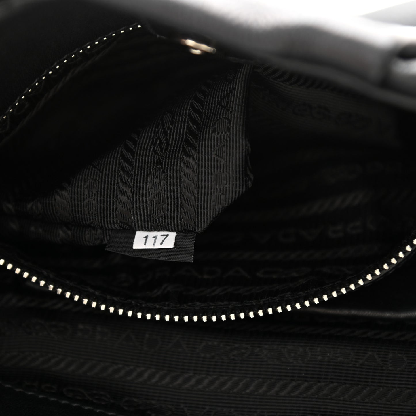 Vitello Daino Side Pocket Hobo Black