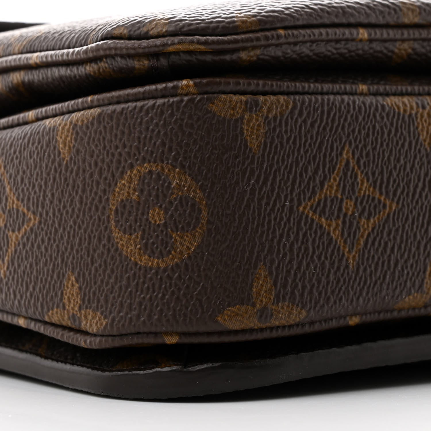 Louis Vuitton Monogram Pochette Metis 9 of 10