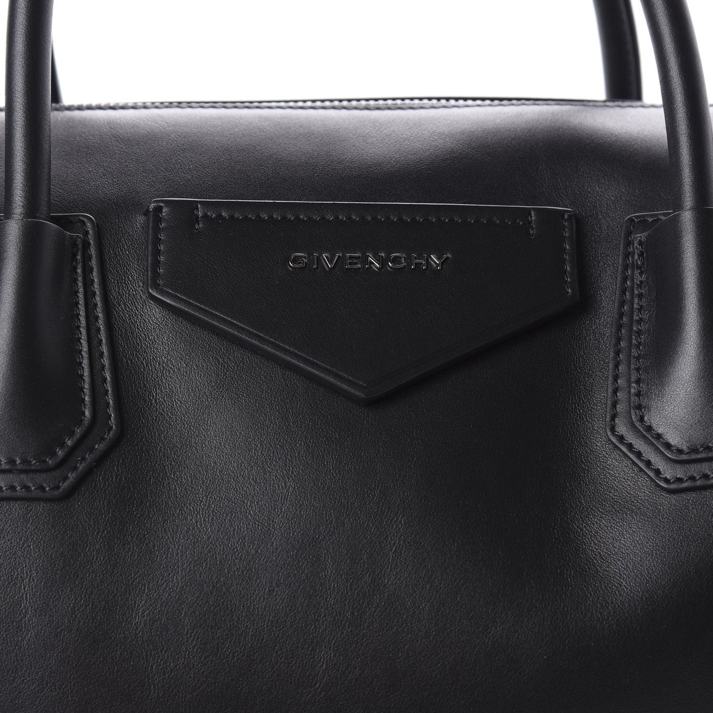 Smooth Calfskin Medium Soft Antigona Black