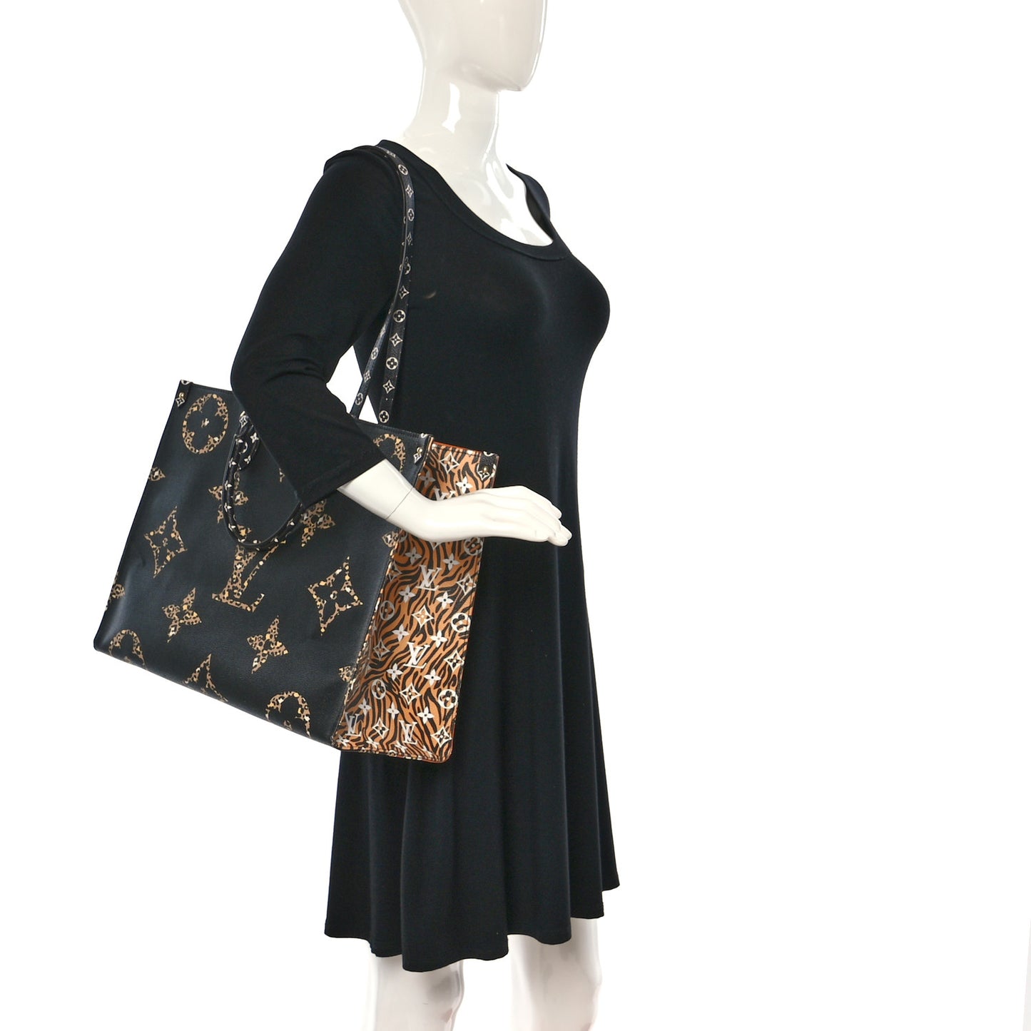 Monogram Giant Jungle Onthego GM Black
