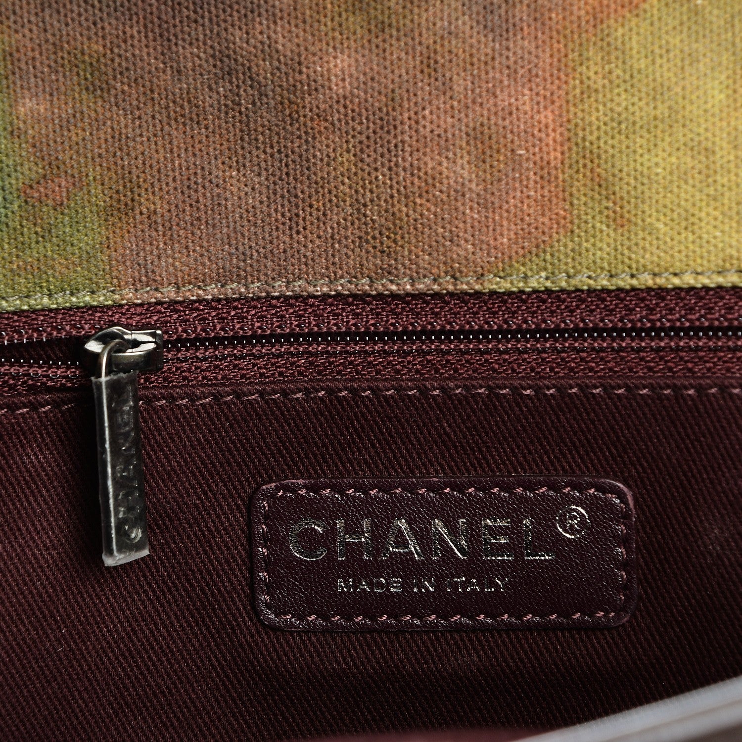 Chanel Washed Toile Large Graffiti On The Pavements Messenger Khaki Multicolor 7 of 9
