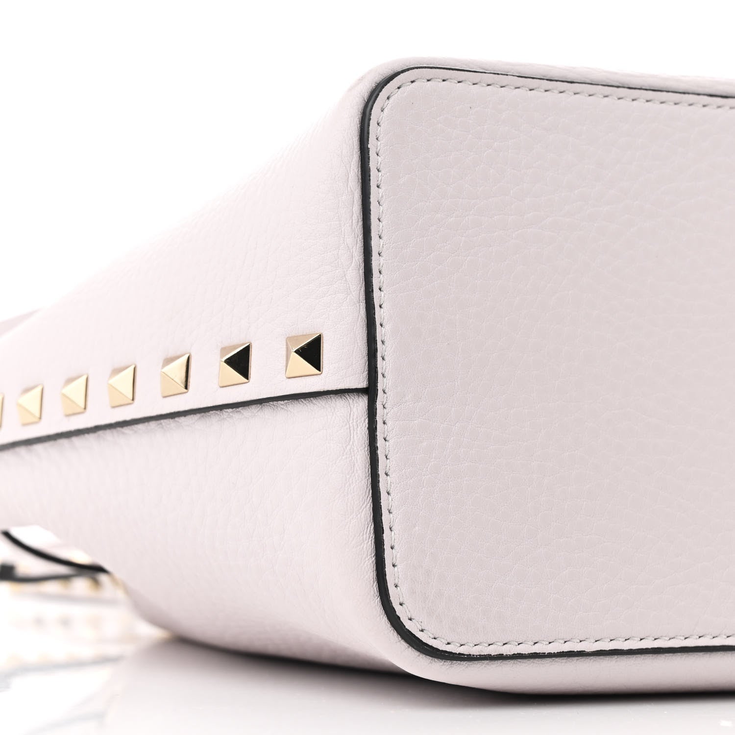 Valentino Garavani Grainy Calfskin Calfskin Rockstud Bucket Bag Light Grey 8 of 12