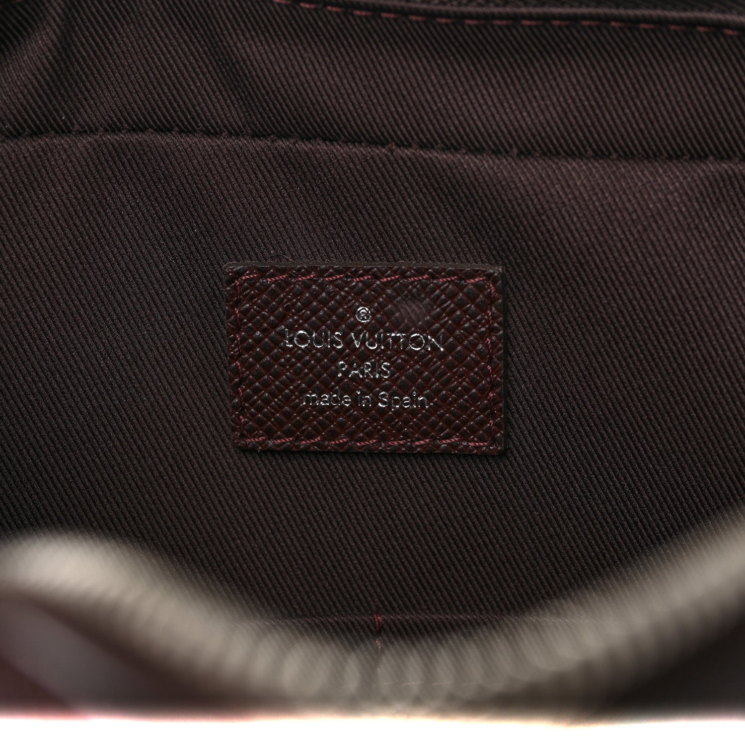 Louis Vuitton Taiga Anton Messenger PM Acajou 1109771 – FASHIONPHILE