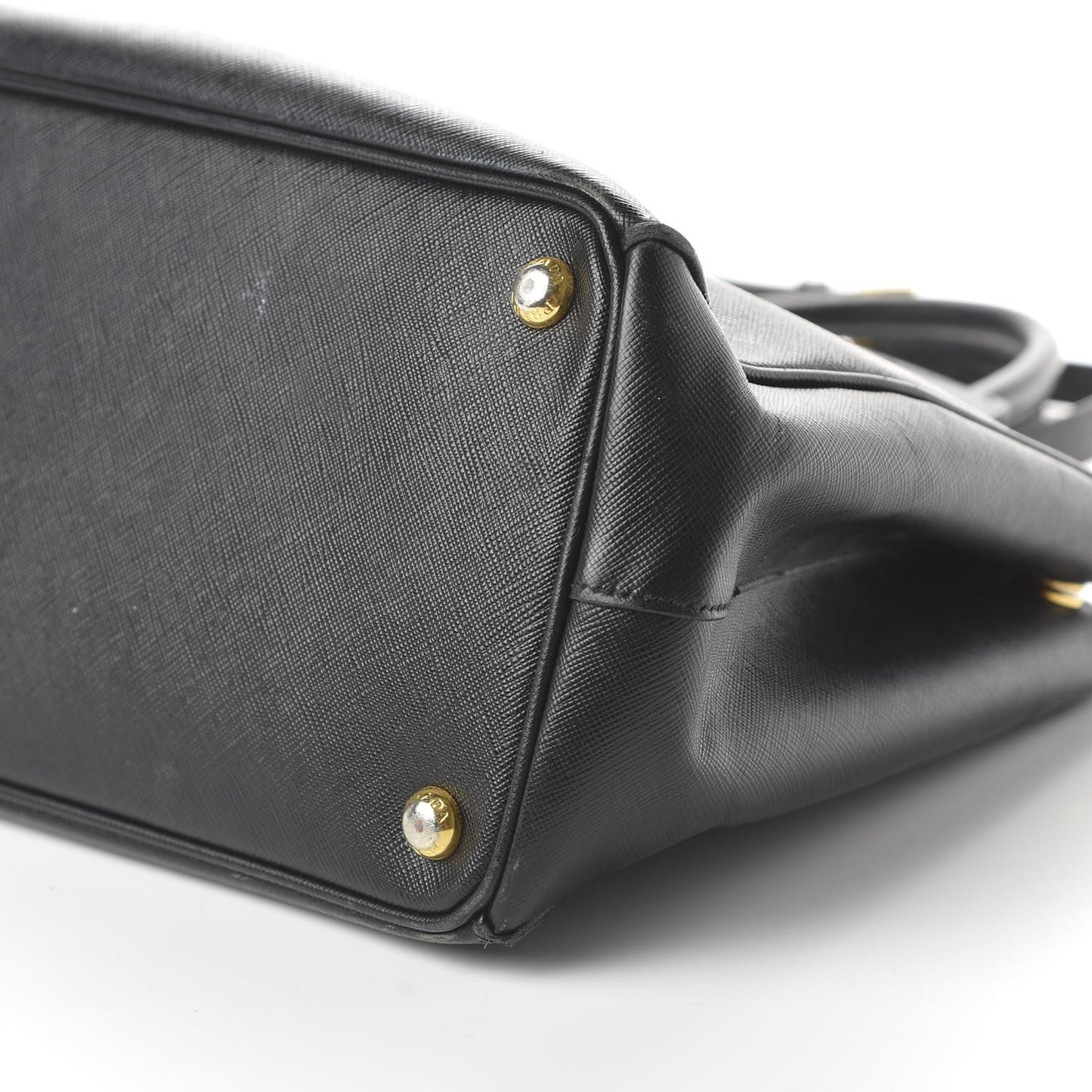 Saffiano Medium Galleria Double Zip Tote Black