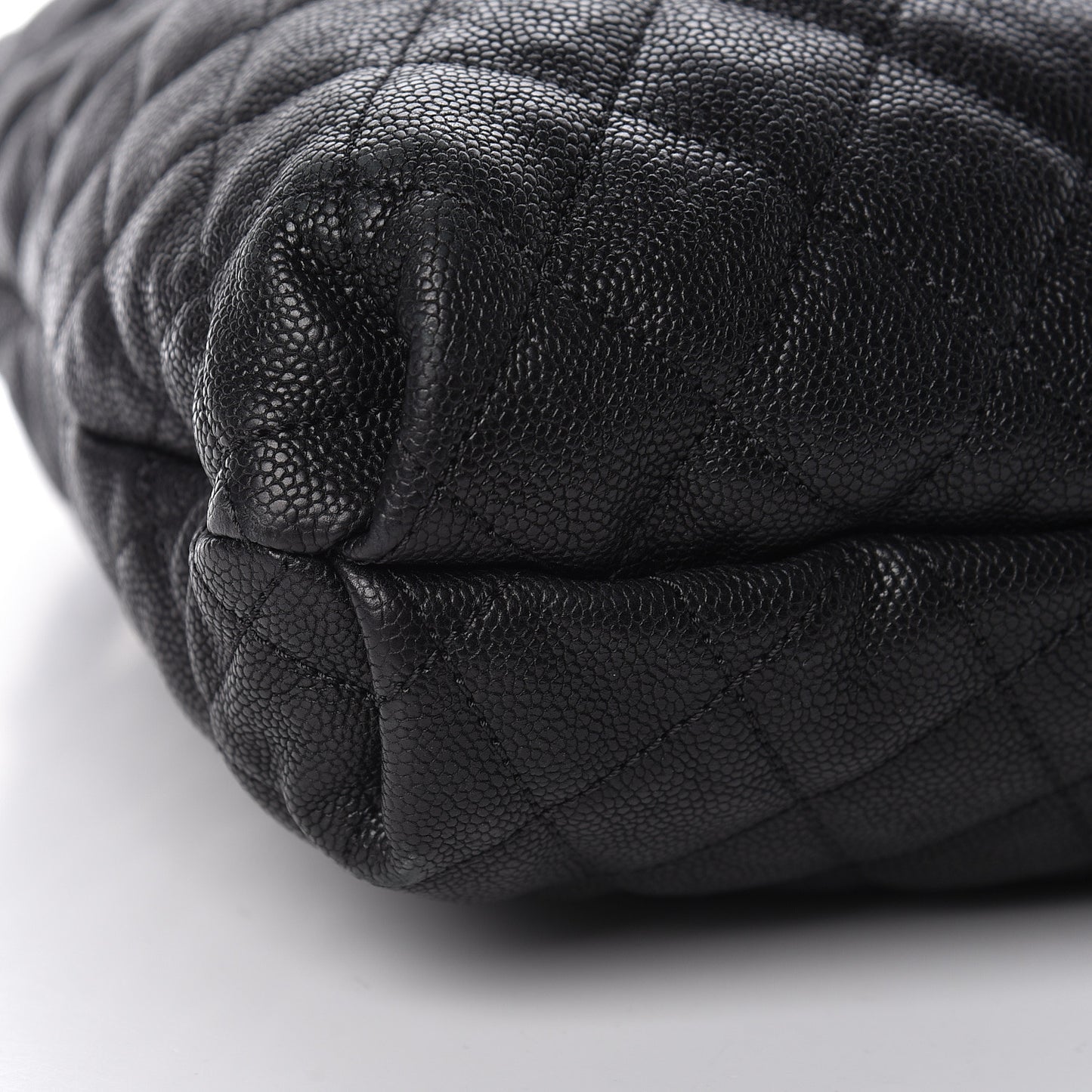 Distressed Glazed Caviar Quilted Large Elastic Tote Black