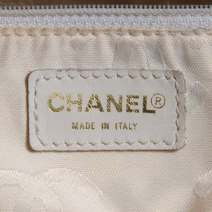 Chanel Caviar CC Wood Chain Hobo White 6 of 7