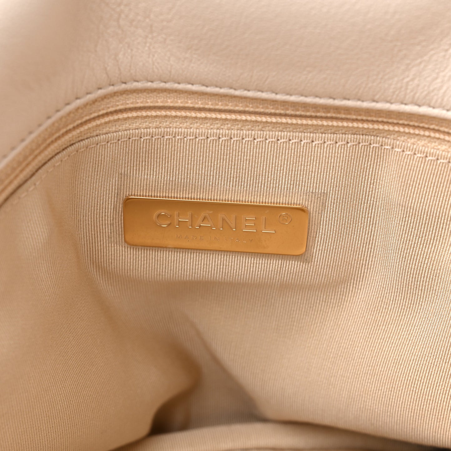 Lambskin Quilted Maxi Chanel 19 Flap Ivory