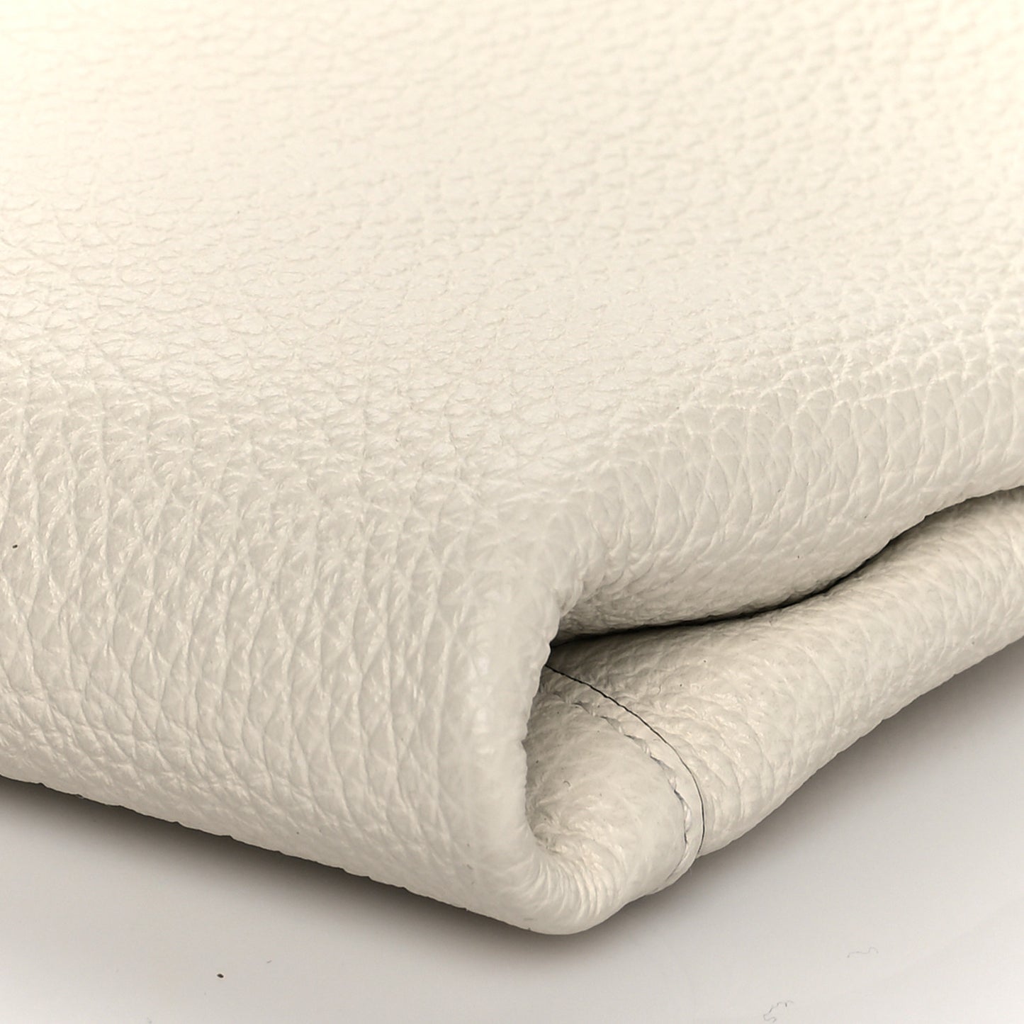 Vitello Daino Soft Zippered Shoulder Bag White