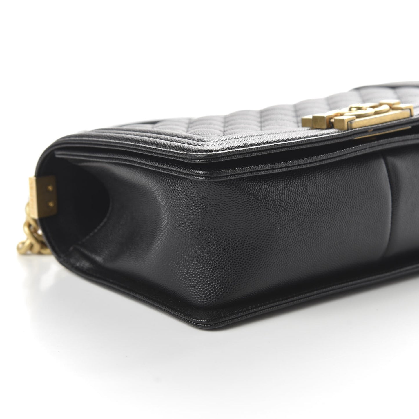 Caviar Quilted Medium Boy Flap Black
