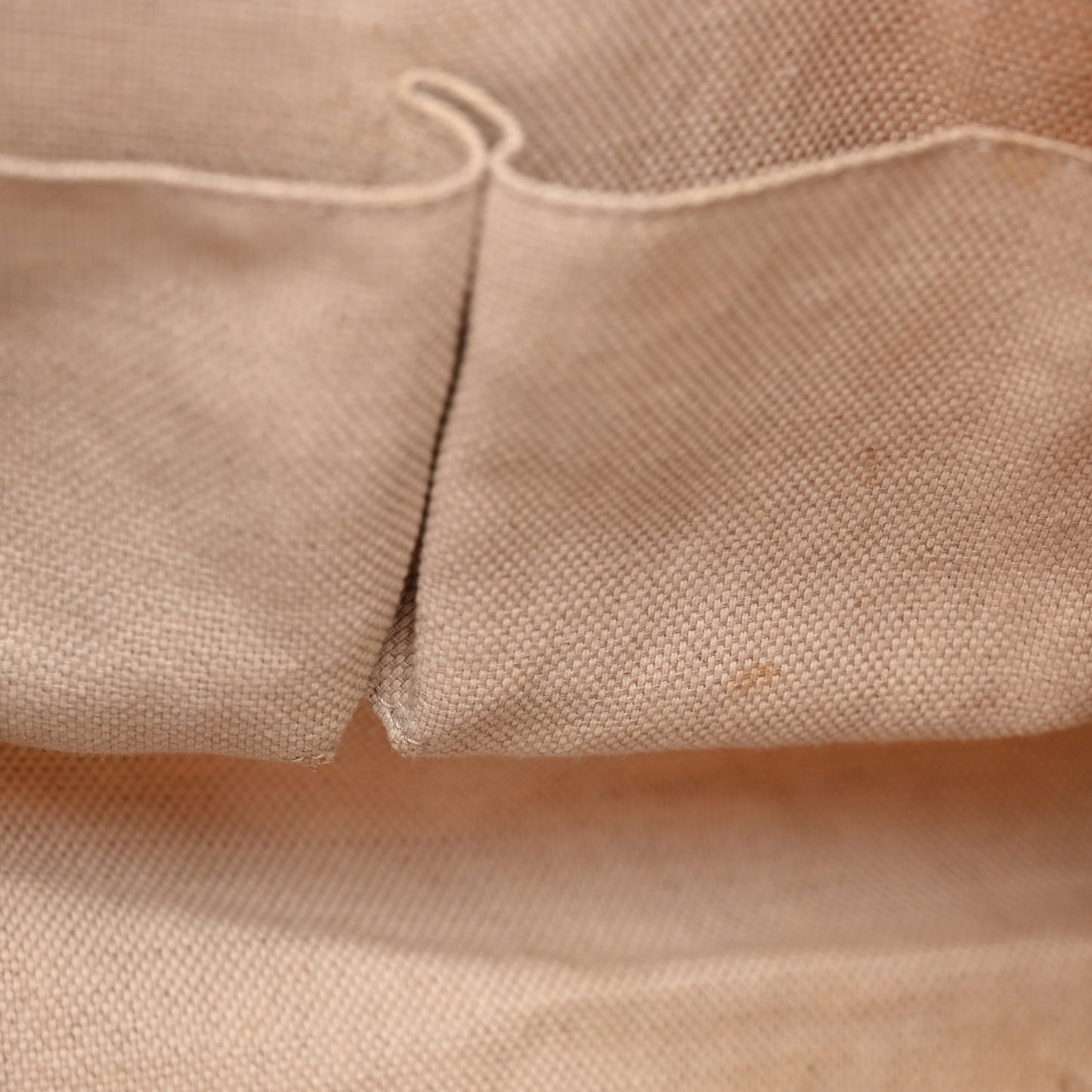 Linen Canvas Pebbled Calfskin Medium Soho Chain Shoulder Bag White Camelia
