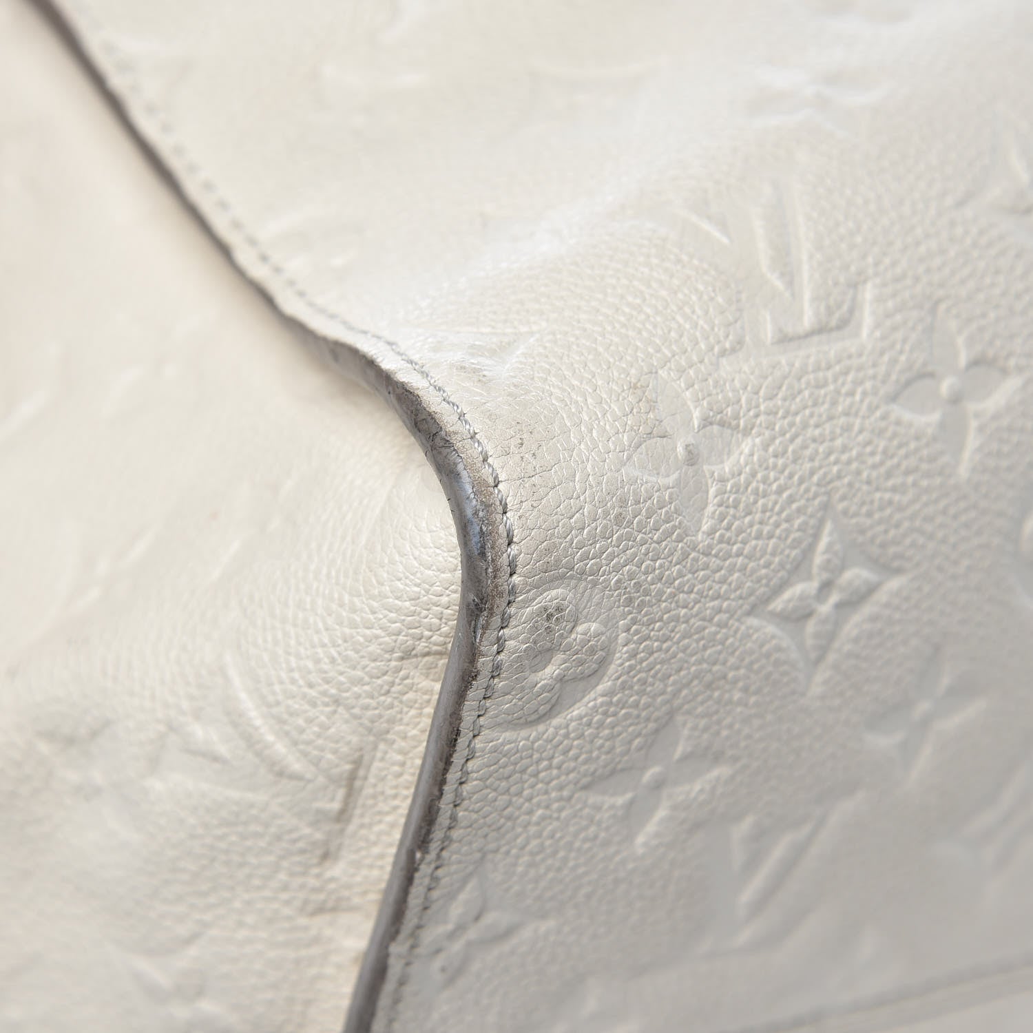 Louis Vuitton Empreinte Lumineuse PM Neige 9 of 17