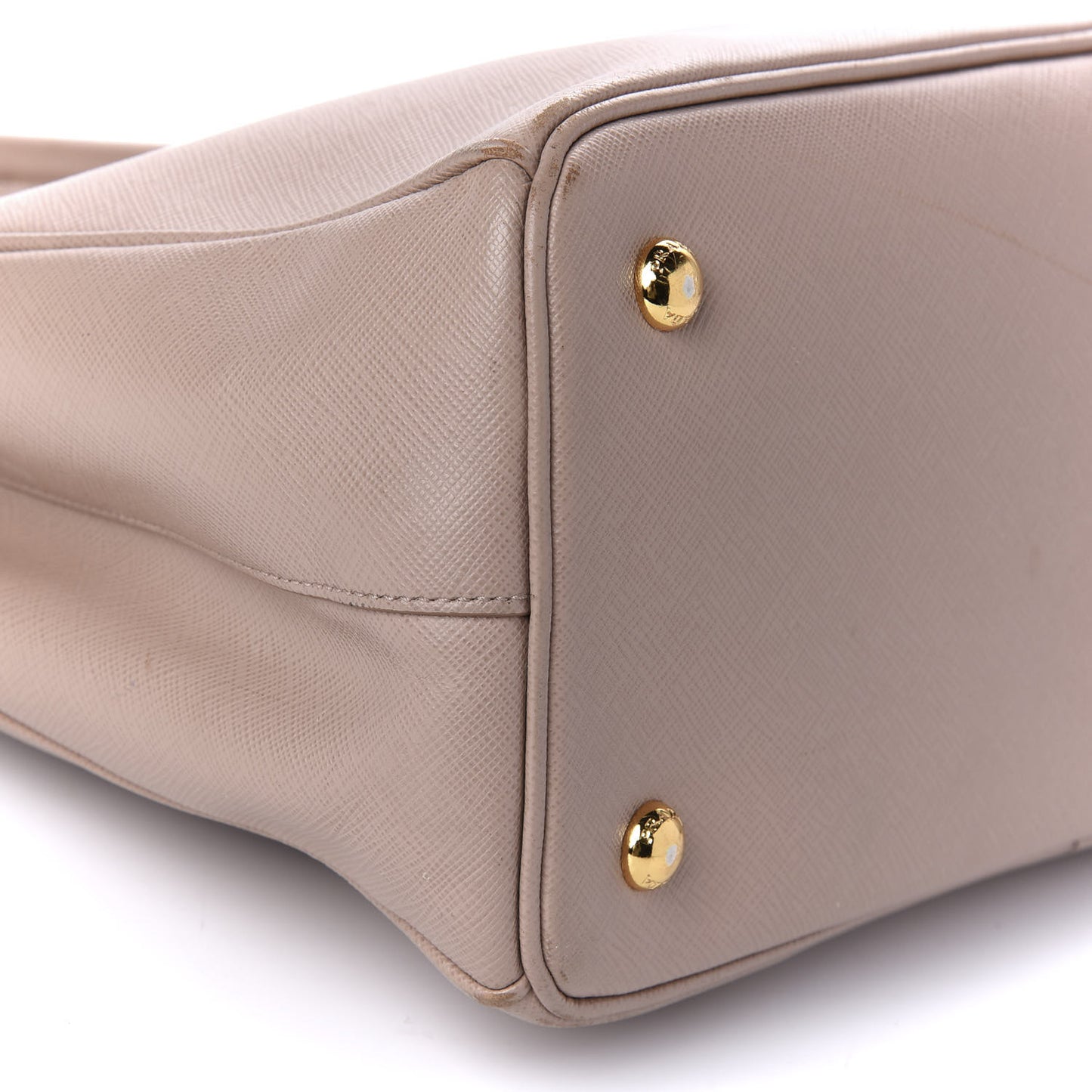 Saffiano Lux Medium Tote Cammeo
