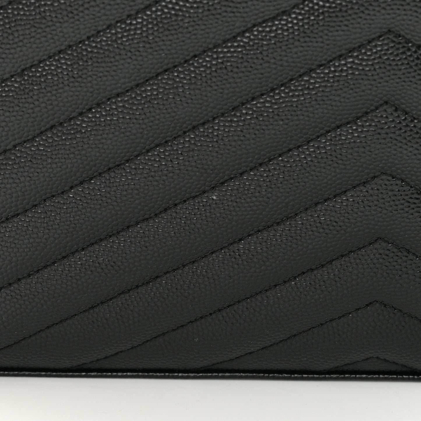 Grain De Poudre Matelasse Chevron Monogram Monochrome Chain Wallet Black