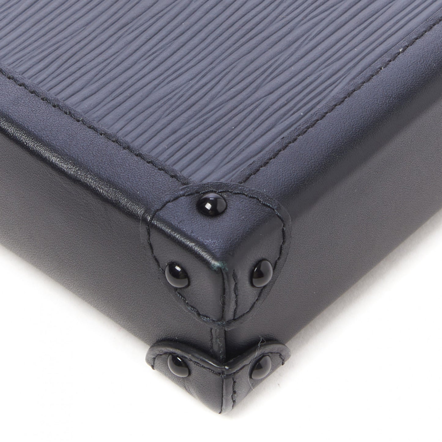 Epi Pochette Trunk Verticale Black