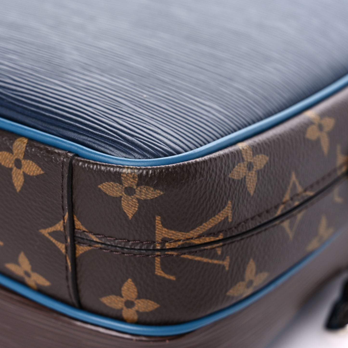 Epi Monogram Nil Slim