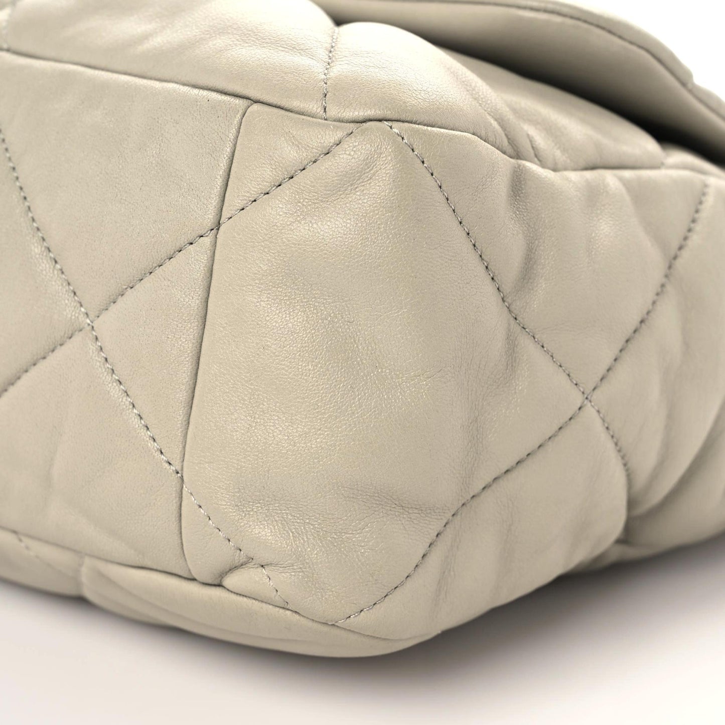 Lambskin Quilted Maxi Chanel 19 Flap Grey
