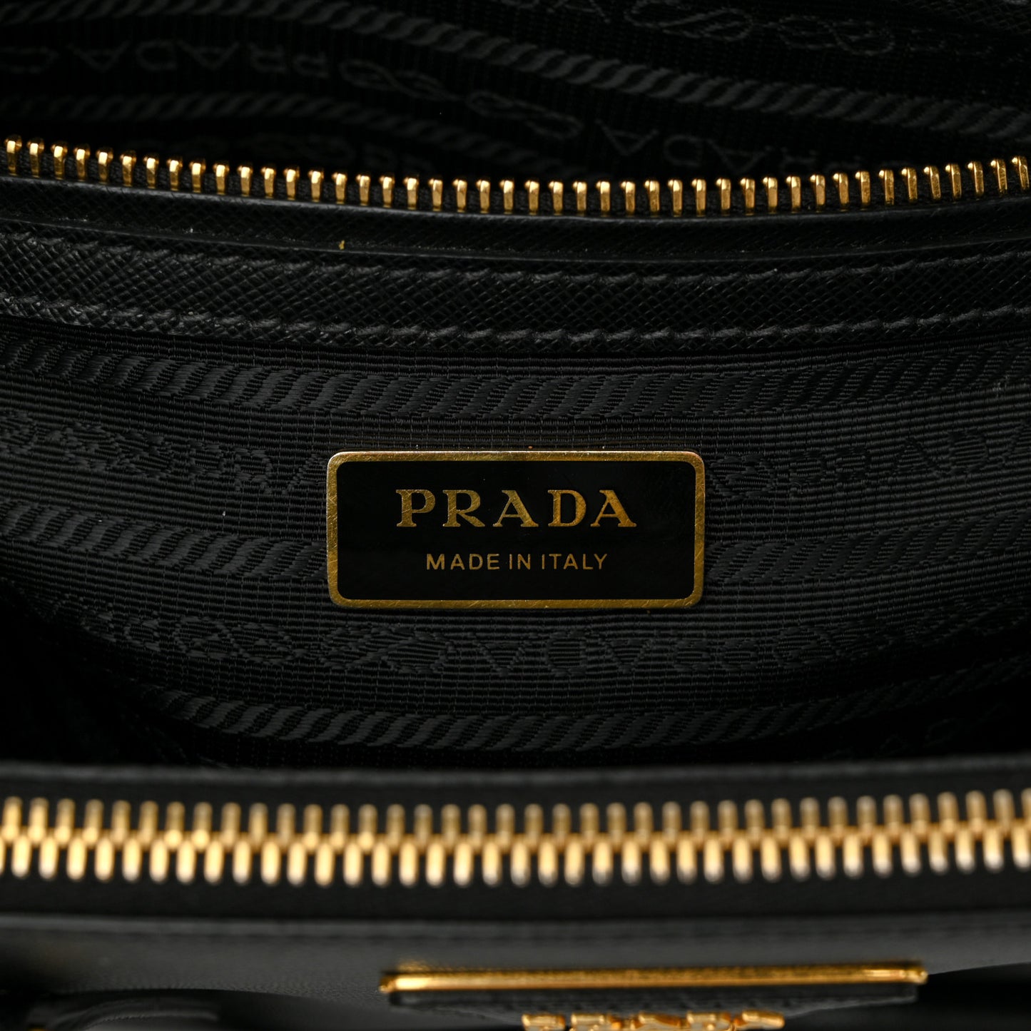 Saffiano Small Galleria Double Zip Tote Black