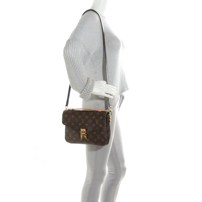 Louis Vuitton Monogram Pochette Metis 2 of 7