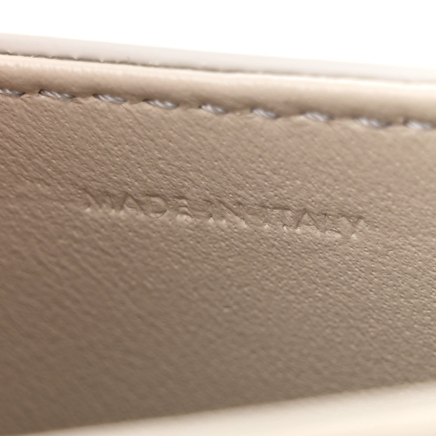 Shiny Calfskin Teen Besace Light Stone
