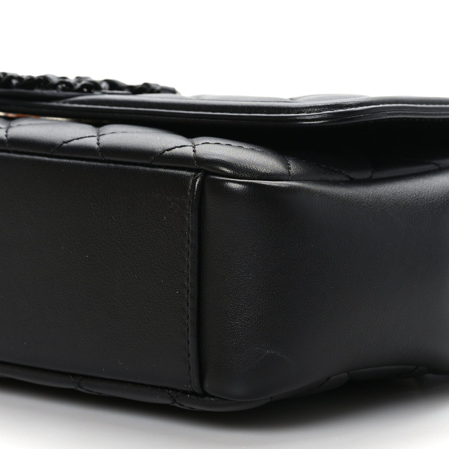 Lambskin Quilted Medium CC Filigree Flap Black