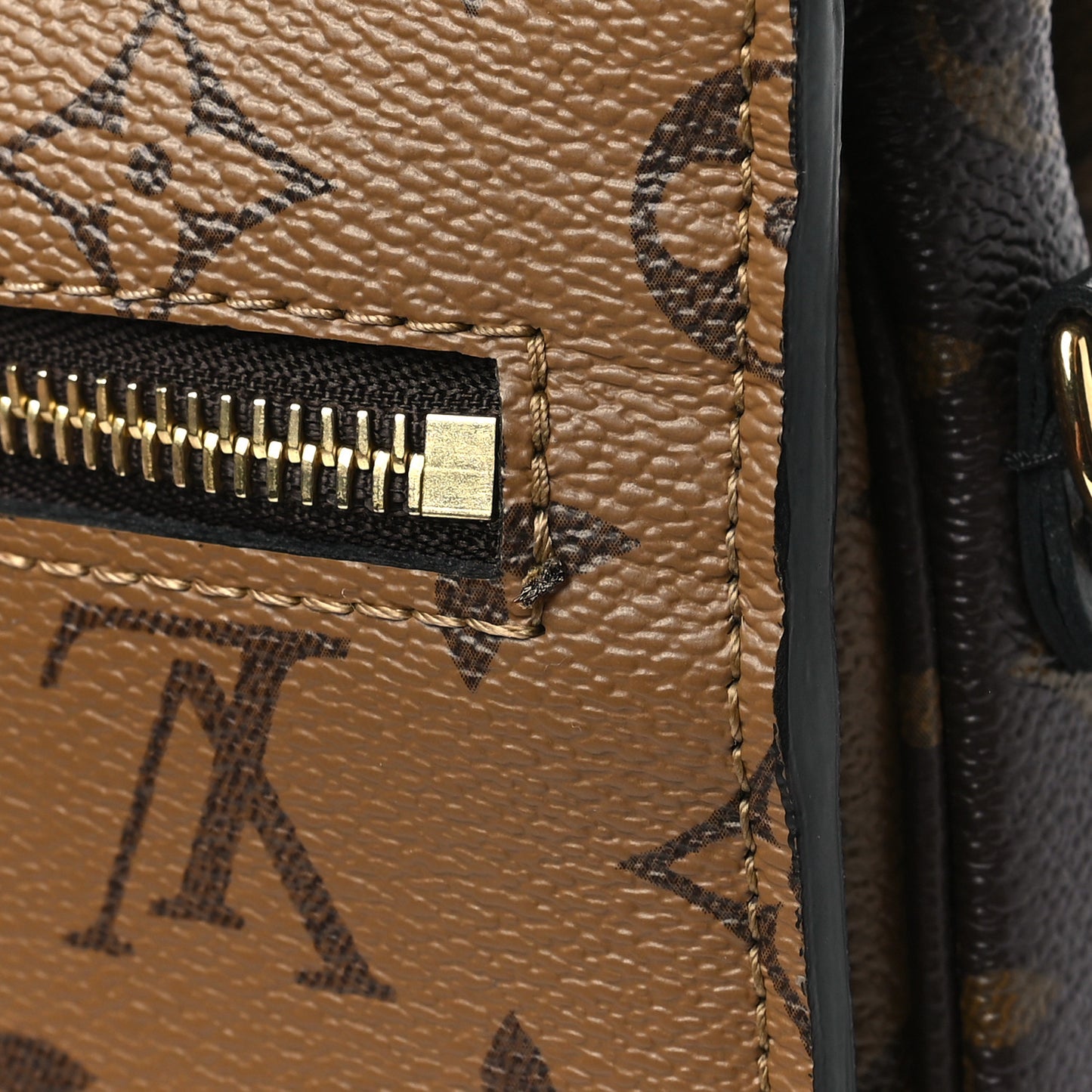 Reverse Monogram Pochette Metis