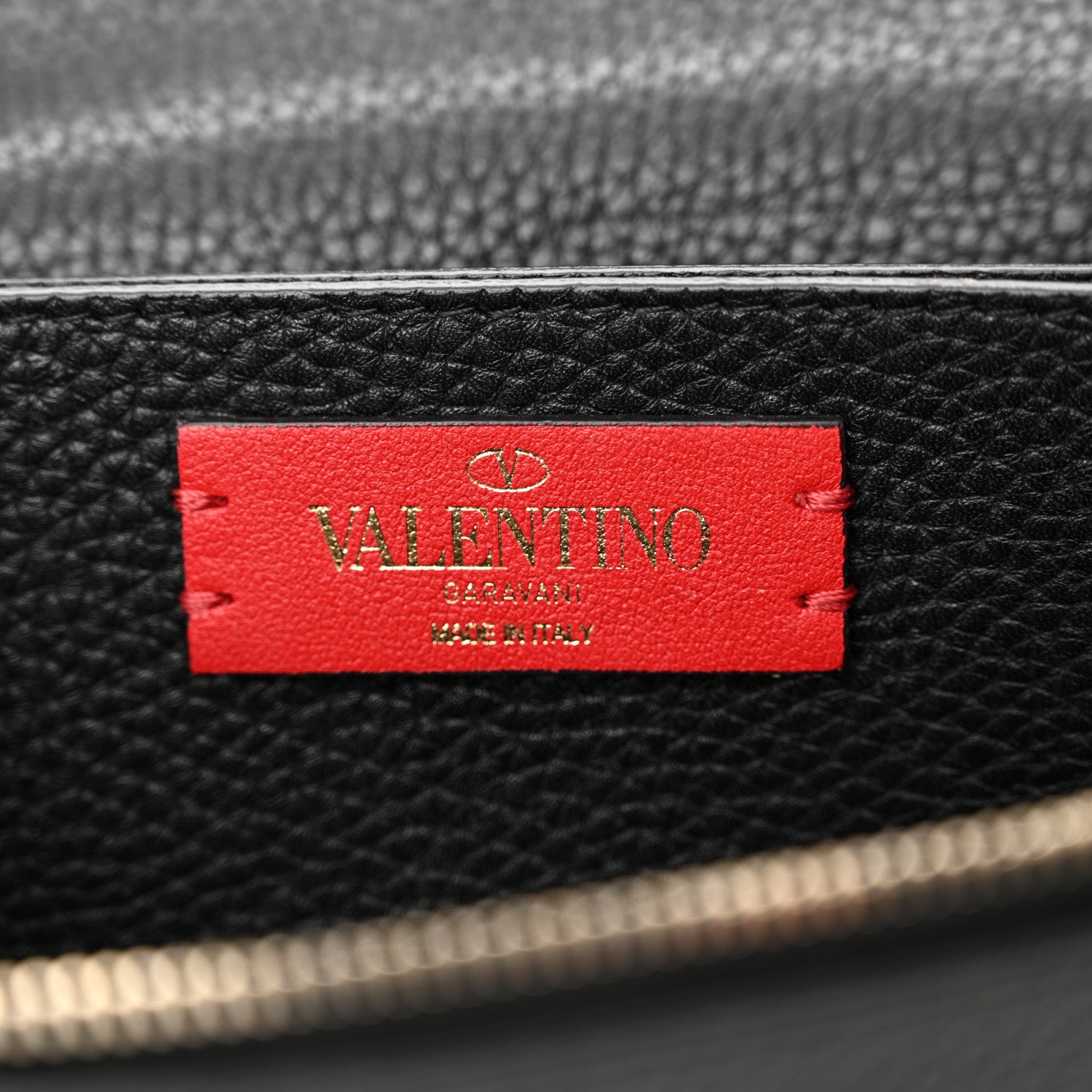 Valentino Garavani Pebbled Calfskin Rockstud Flap Wallet On Chain Black 6 of 12